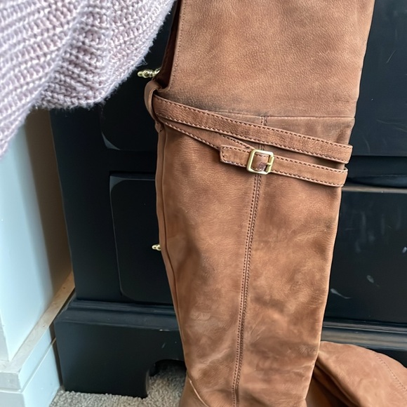 Knee boots are over the knee boots - Picture 2 of 6